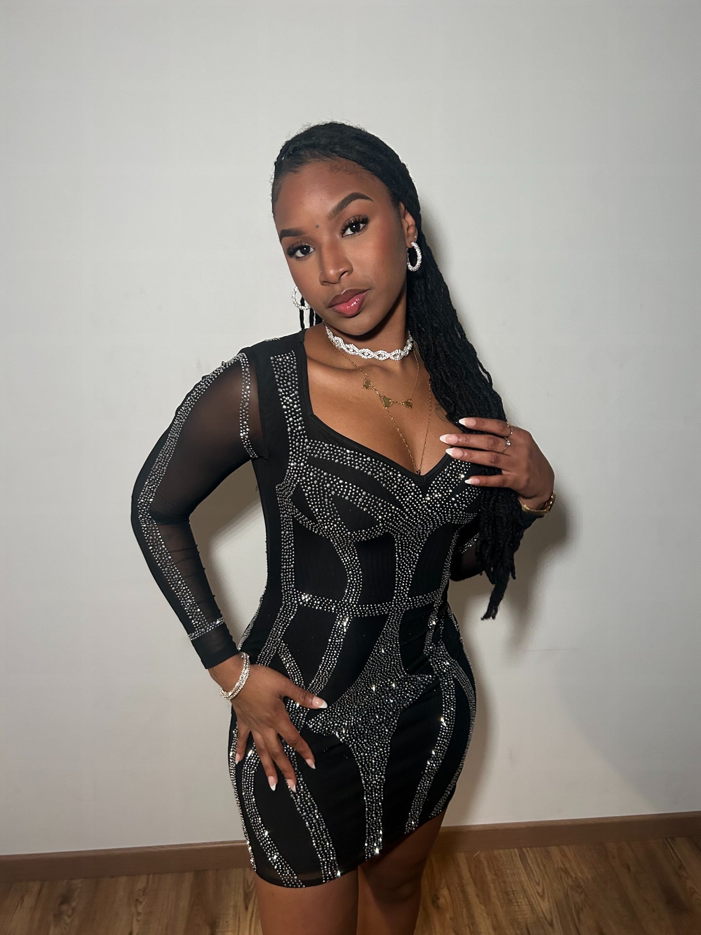 Robe brillante à manches longues